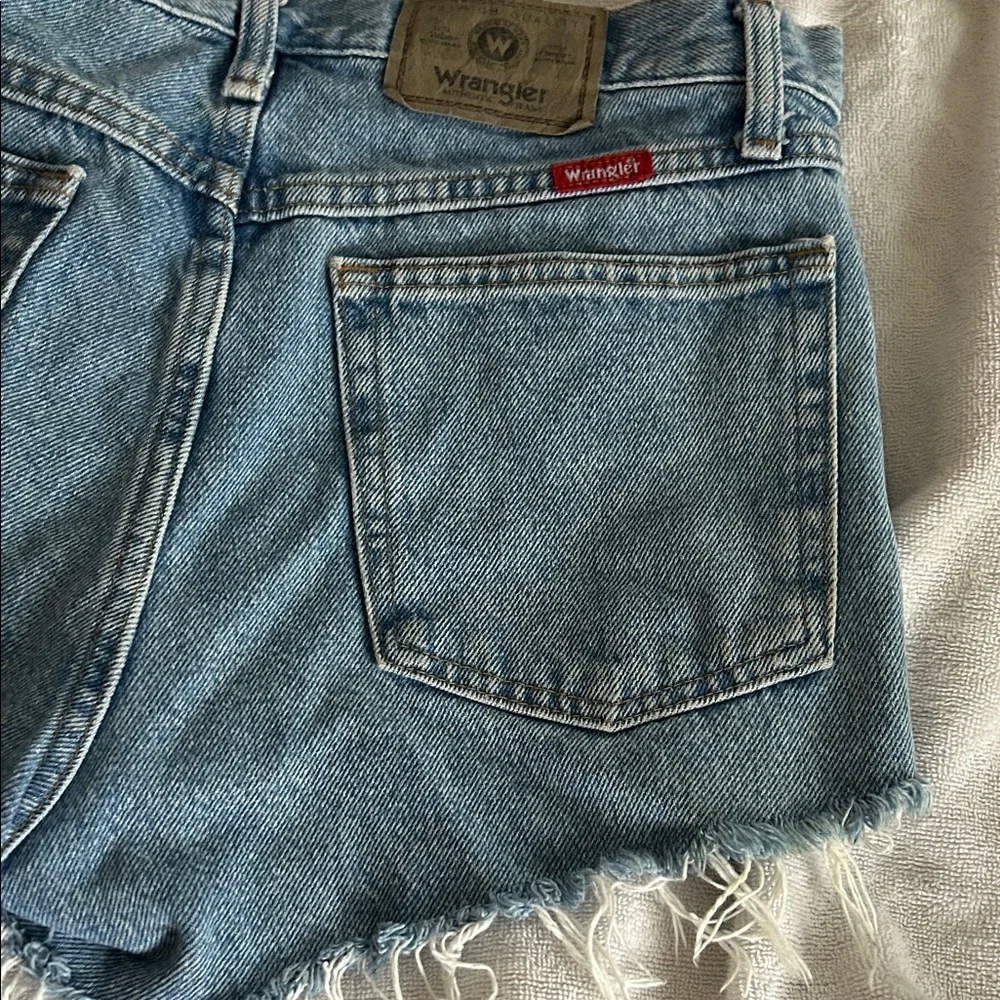 Wrangler jeans Fabulous Customized Goldfish Denim Cutoff Shorts - Picture 7 of 10